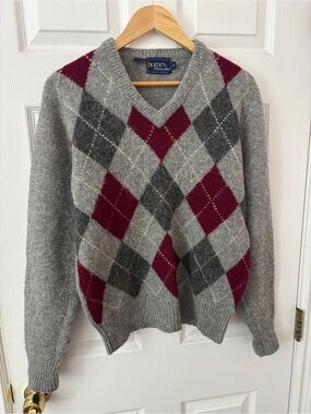 Horne’s Private Stock Vintage 100% Virgin Wool Argyle V-Neck Sweater Size M